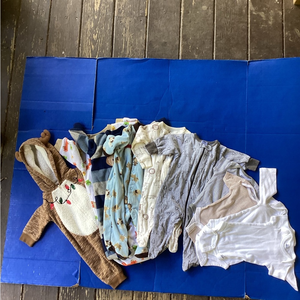 Cozy bundle 10 pajamas onesies Set  multiple brands, size 0-3 months